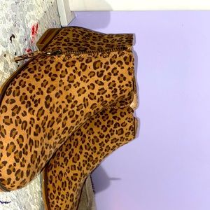 Cheetah print short cut boots